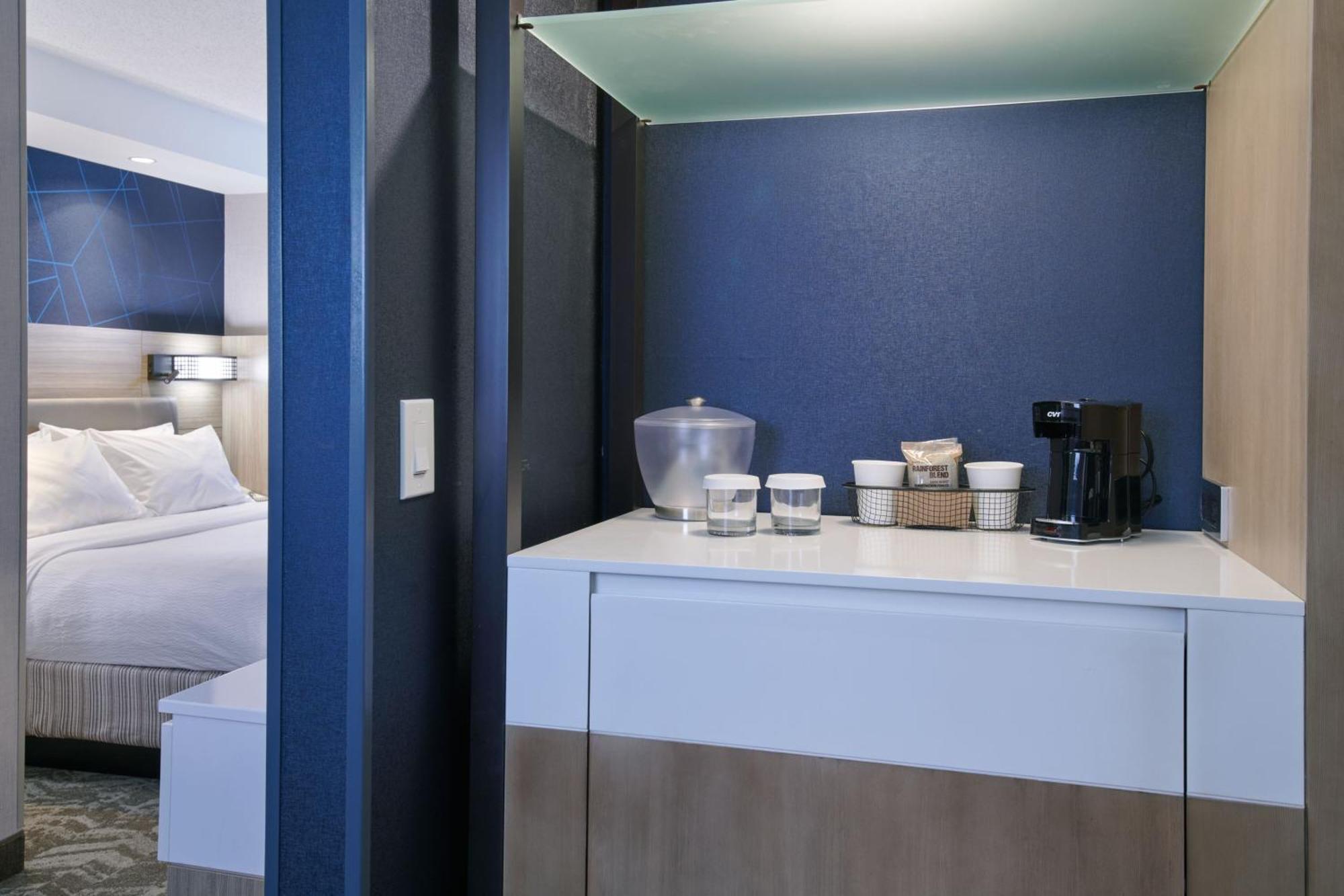 Springhill Suites Detroit Саутфилд Екстериор снимка