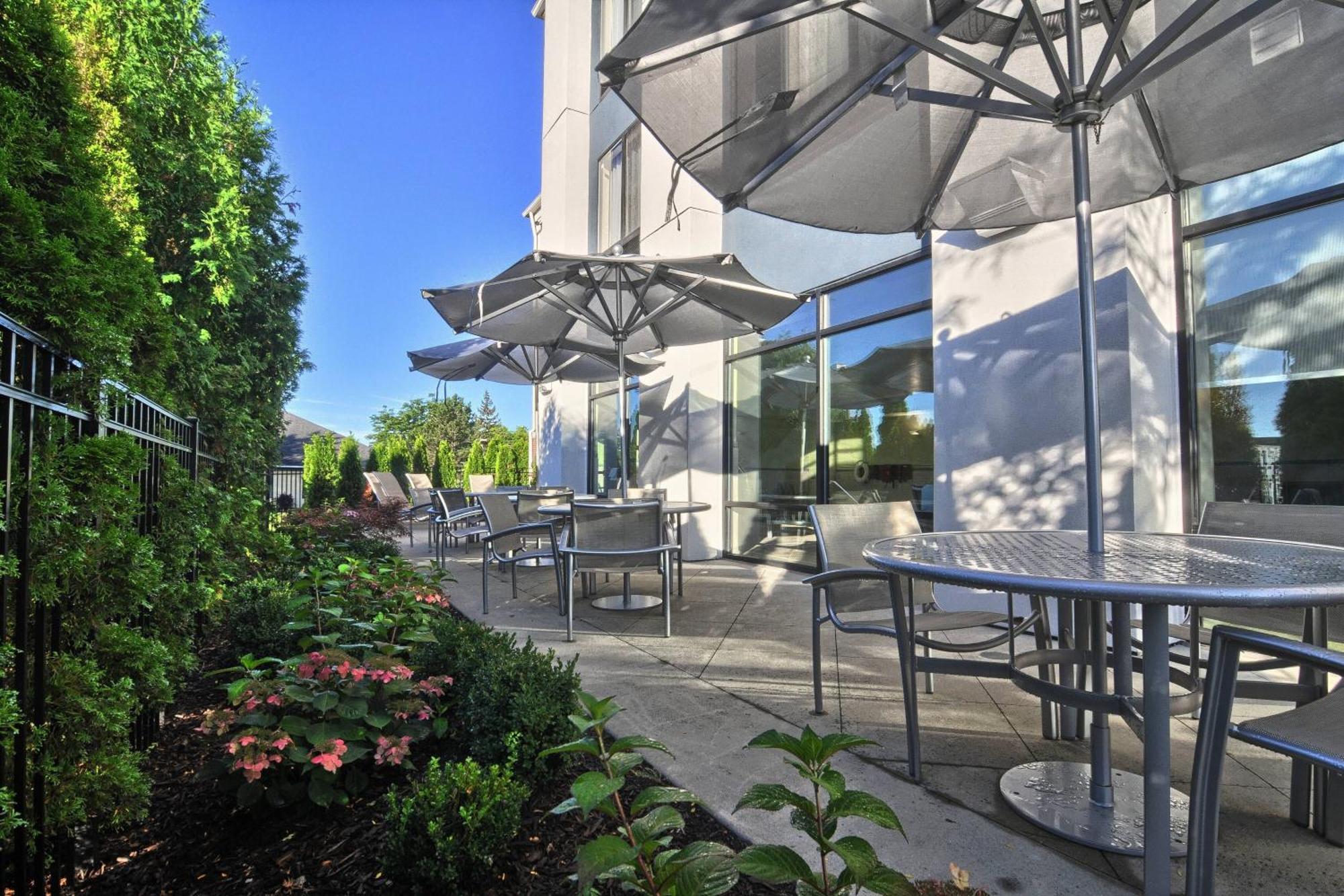 Springhill Suites Detroit Саутфилд Екстериор снимка