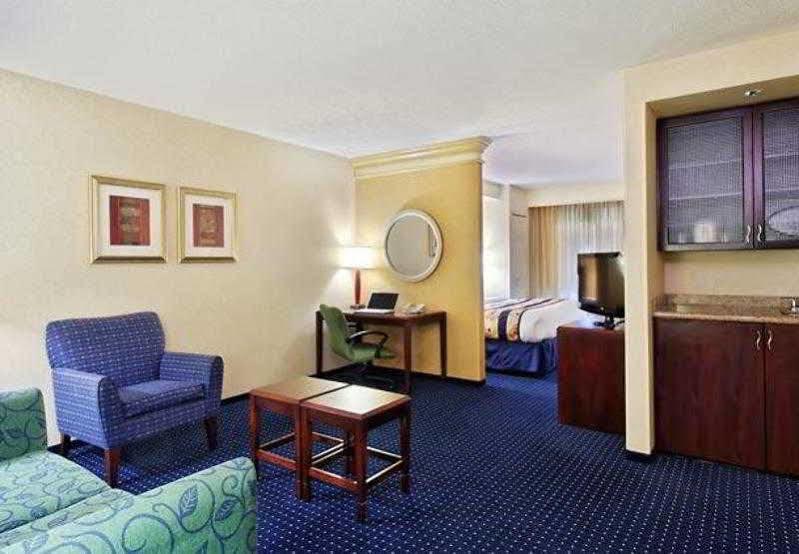 Springhill Suites Detroit Саутфилд Екстериор снимка